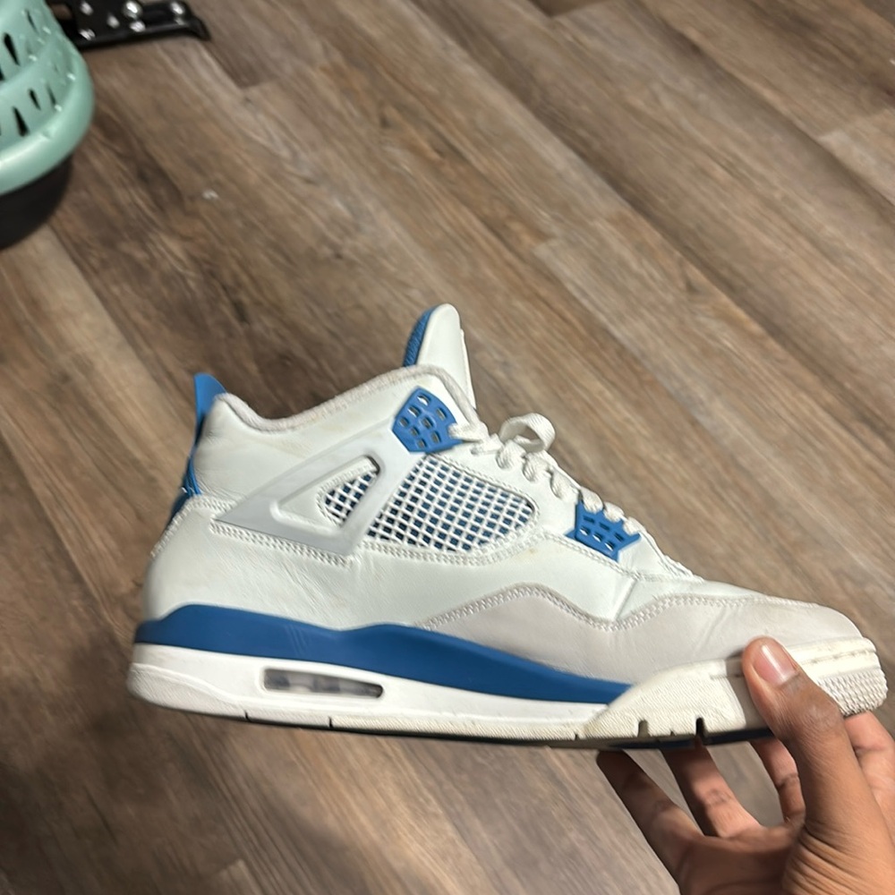 Jordan 4 “military blue” size 11
